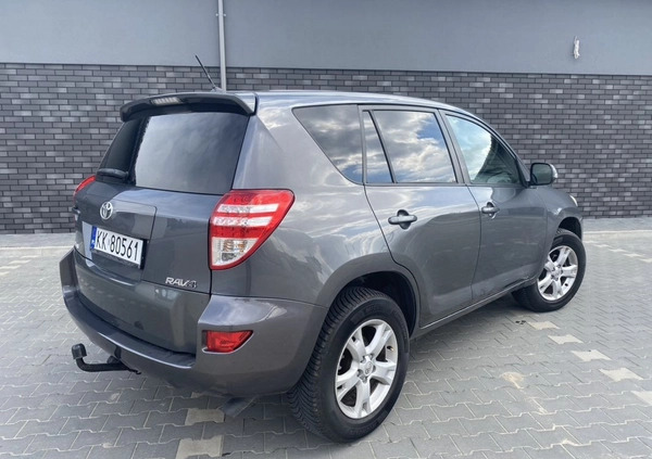 Toyota RAV4 cena 27770 przebieg: 204085, rok produkcji 2009 z Radom małe 232
